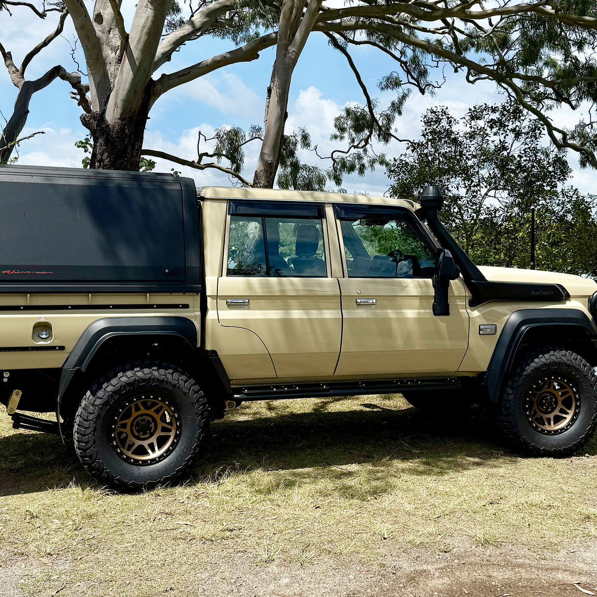 ONCA Landcruiser 79 Series Dual Cab Extreme Rock Sliders