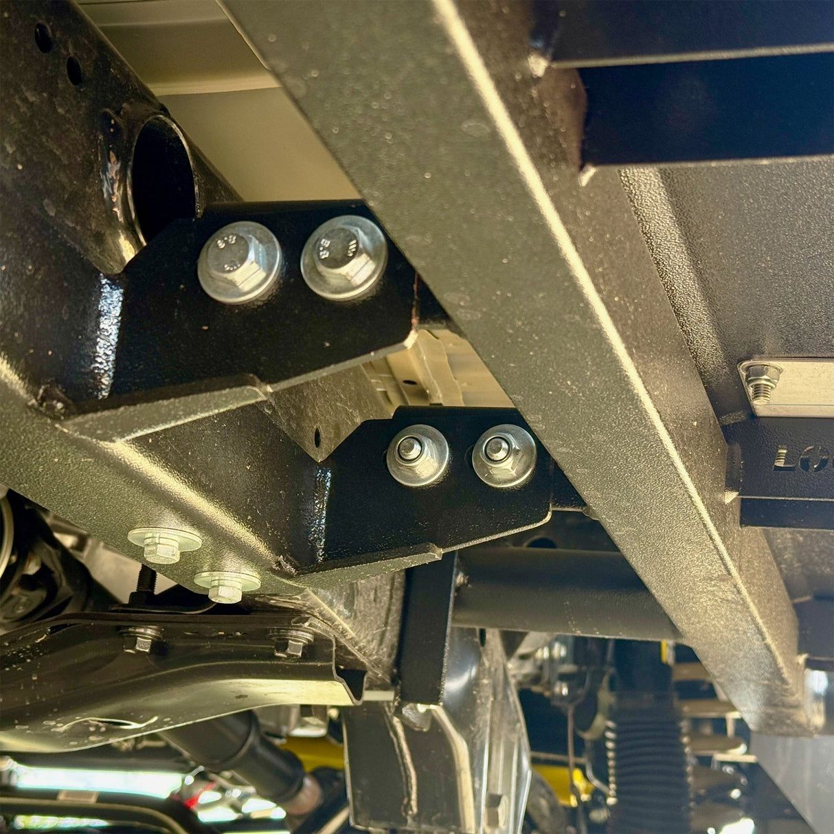 ONCA Landcruiser 79 Series Dual Cab Extreme Rock Sliders - ONCLC70ROCKSDV8DC - CapRax