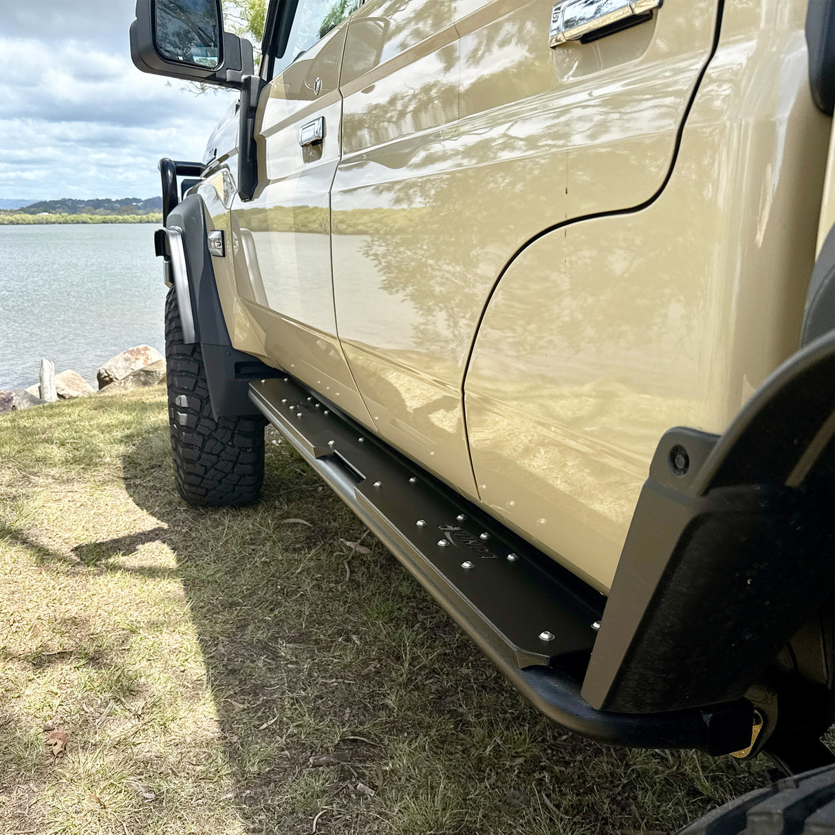 ONCA Landcruiser 79 Series Dual Cab Extreme Rock Sliders
