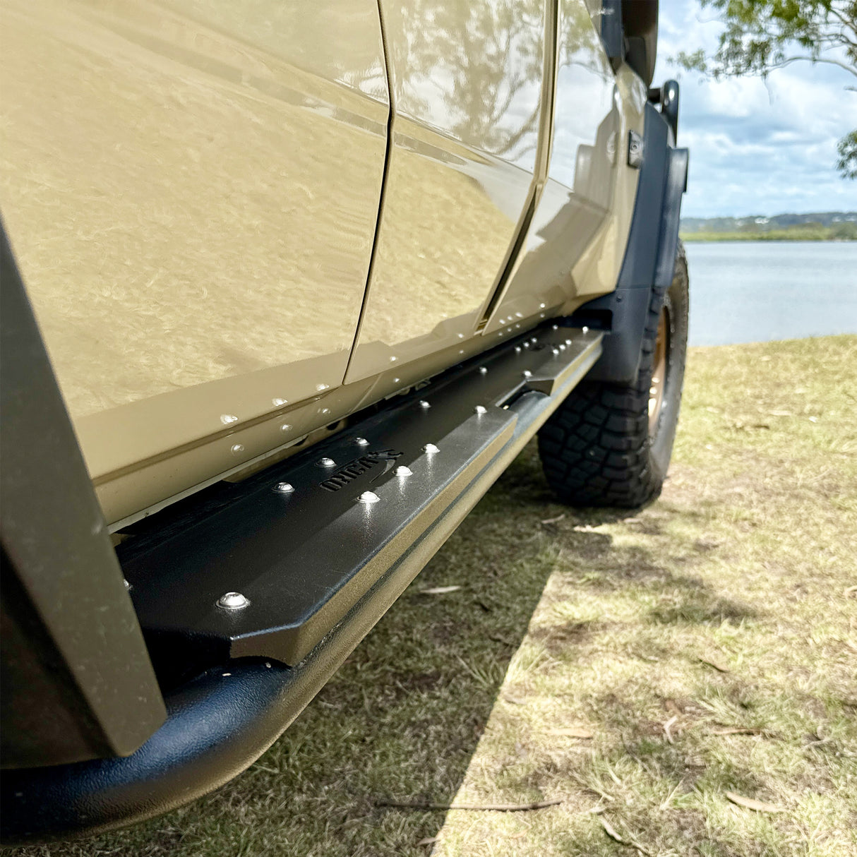 ONCA Landcruiser 79 Series Dual Cab Extreme Rock Sliders